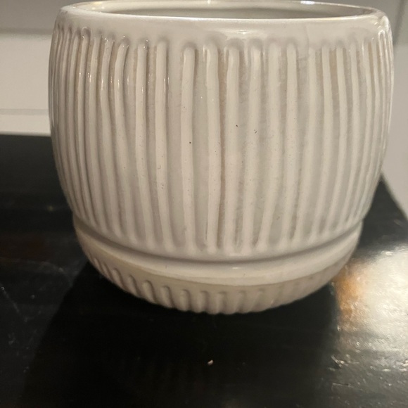 NWOT Ceramic Planter - Picture 2 of 4
